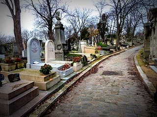 Visite du cimetière du Père-Lachaise.