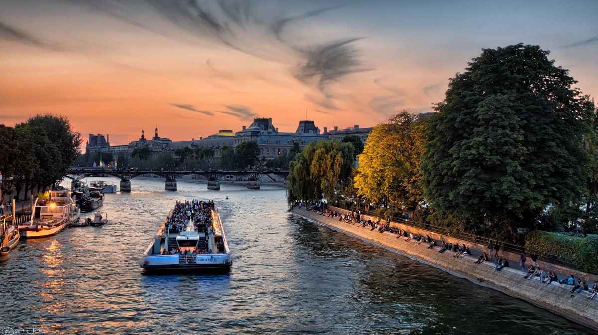 Week-end en amoureux à Paris : balade en bateau sur la Seine
